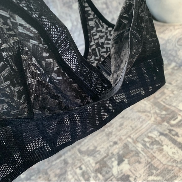 Calvin Klein Black geometric Lace Unlined Triangle Bralette - Picture 3 of 7
